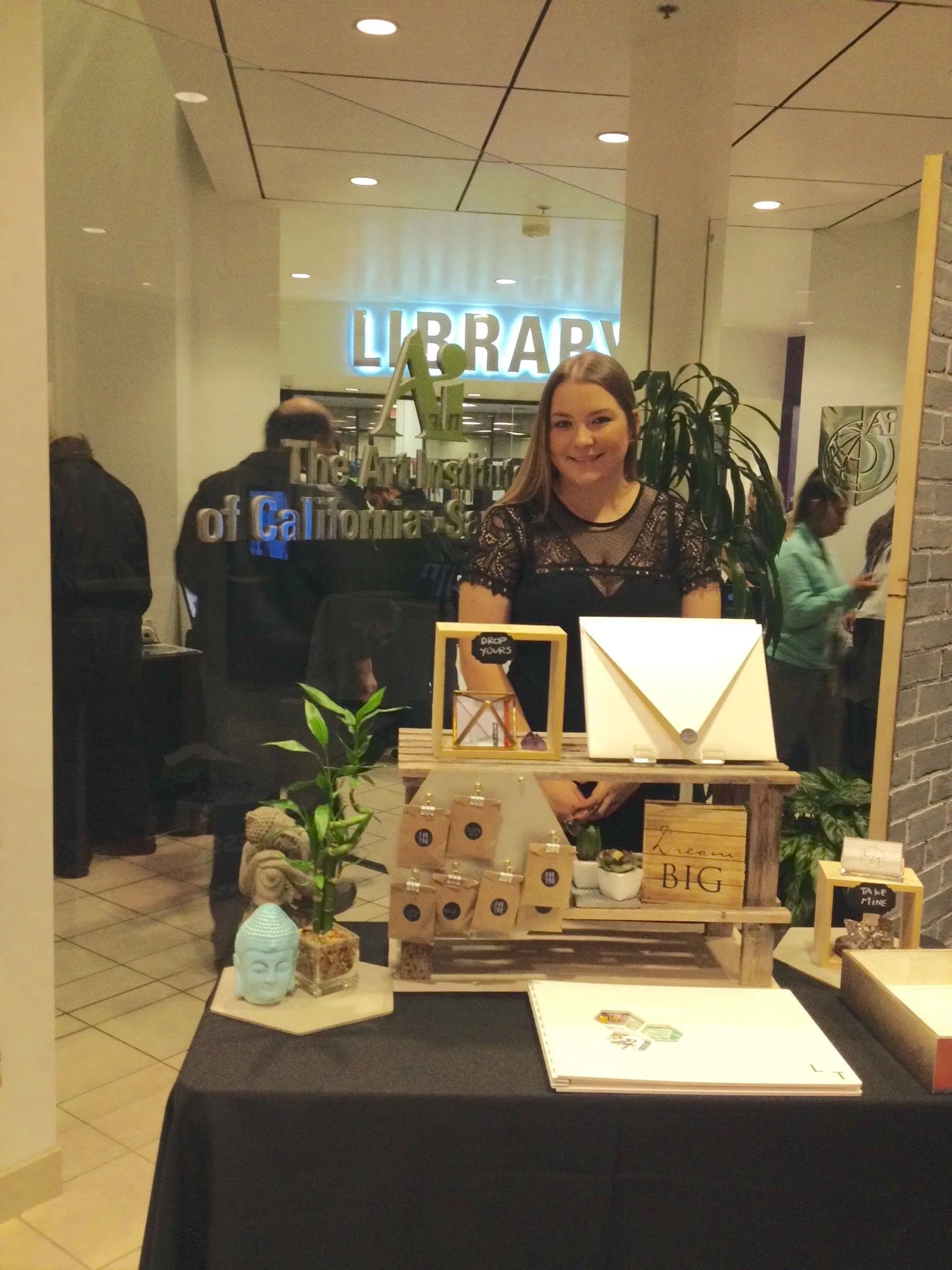 36307 ikea employee teamwork